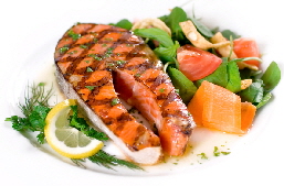 a_grilled_salmon_with_salad1